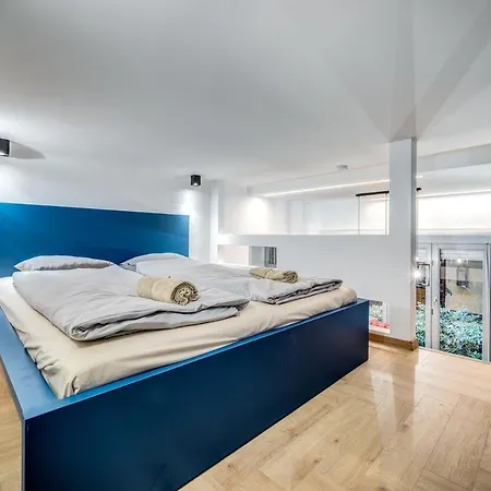 Nightlife Nest Апартаменты *