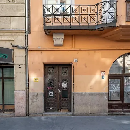 Nightlife Nest Апартаменты *