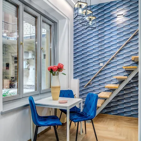 Апартаменты Nightlife Nest