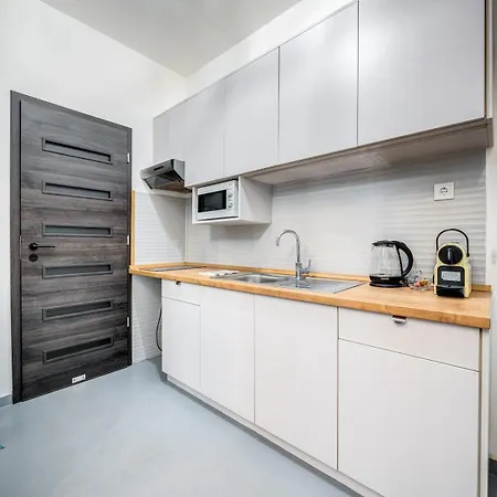 Апартаменты Nightlife Nest *