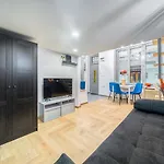 Apartmán Nightlife Nest