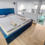 Apartmán Nightlife Nest