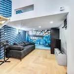 Apartmán Nightlife Nest *