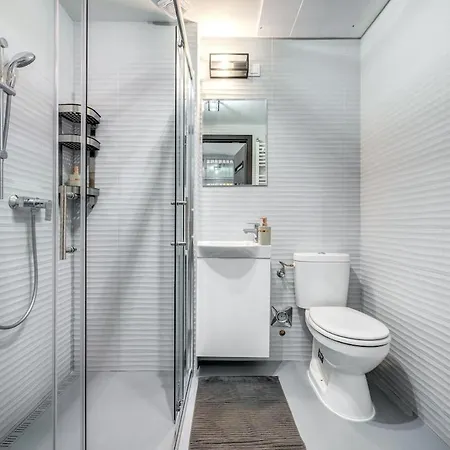 Nightlife Nest Apartment